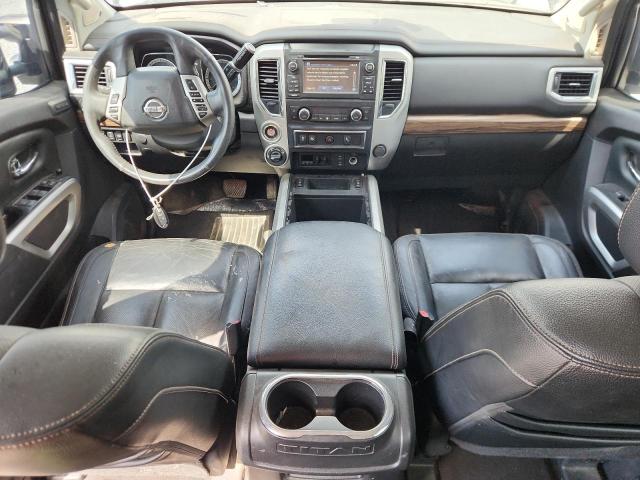  NISSAN TITAN 2017 Czarny