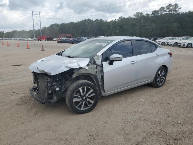  NISSAN VERSA 2021 Серебристый