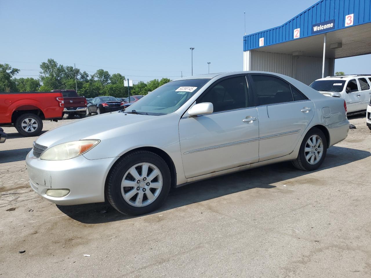 2003 Toyota Camry Le продається в Fort Wayne, IN - Minor Dent/Scratches