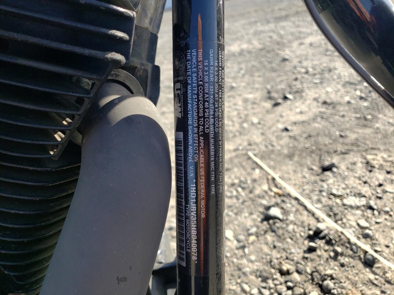 2017 Harley-Davidson Fls Softail Slim VIN: 1HD1JRV35HB040078 Lot: 61732765