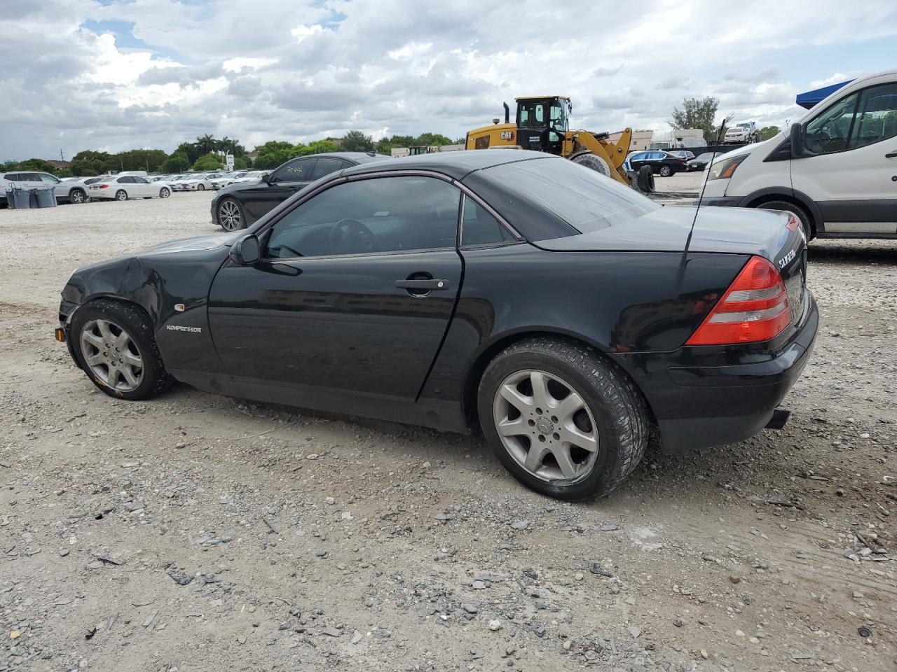MERCEDES-BENZ SLK-CLASS 2000 VIN WDBKK47F0YF149827 фото 2