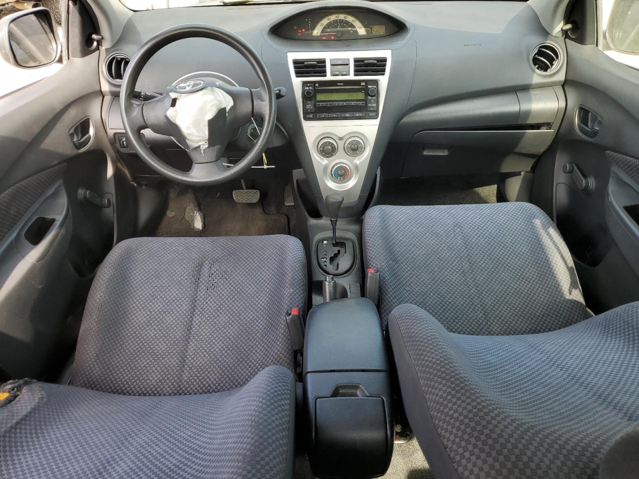 2008 Toyota Yaris VIN: JTDBT923981293947 Lot: 62022115