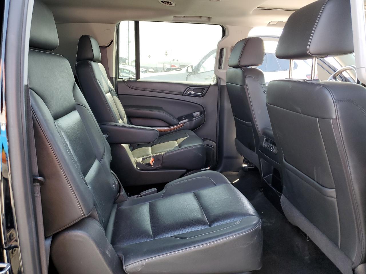 2017 Chevrolet Suburban K1500 Premier VIN: 1GNSKJKC4HR207022 Lot: 60662095