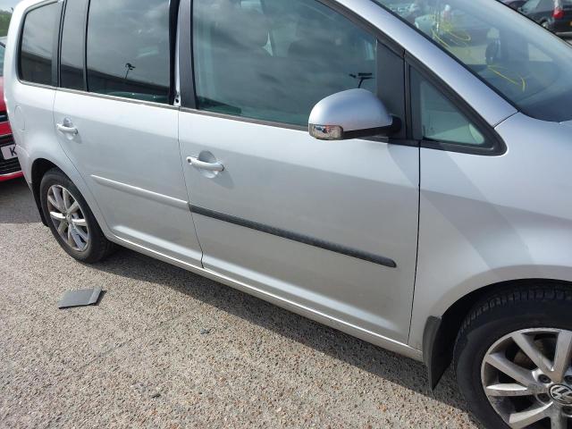 2009 VOLKSWAGEN TOURAN MAT
