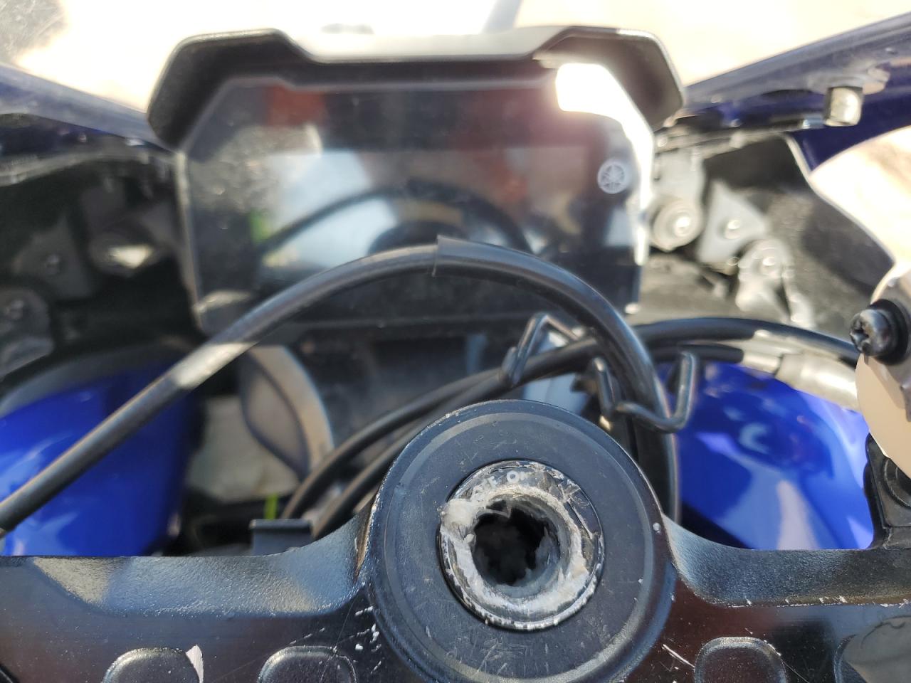 YAMAHA YZFR7 2022 VIN JYARM38E9NA000444 photo 7