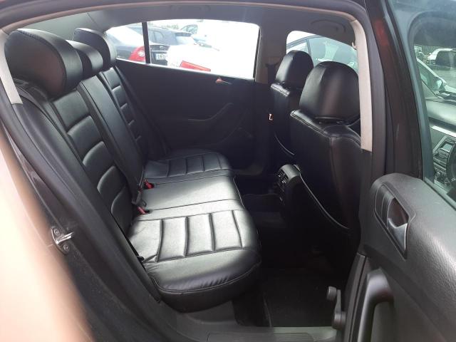 2011 VOLKSWAGEN PASSAT