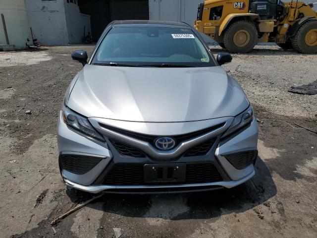  TOYOTA CAMRY 2021 Серебристый