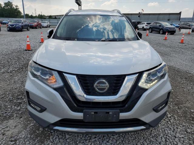  NISSAN ROGUE 2018 Srebrny