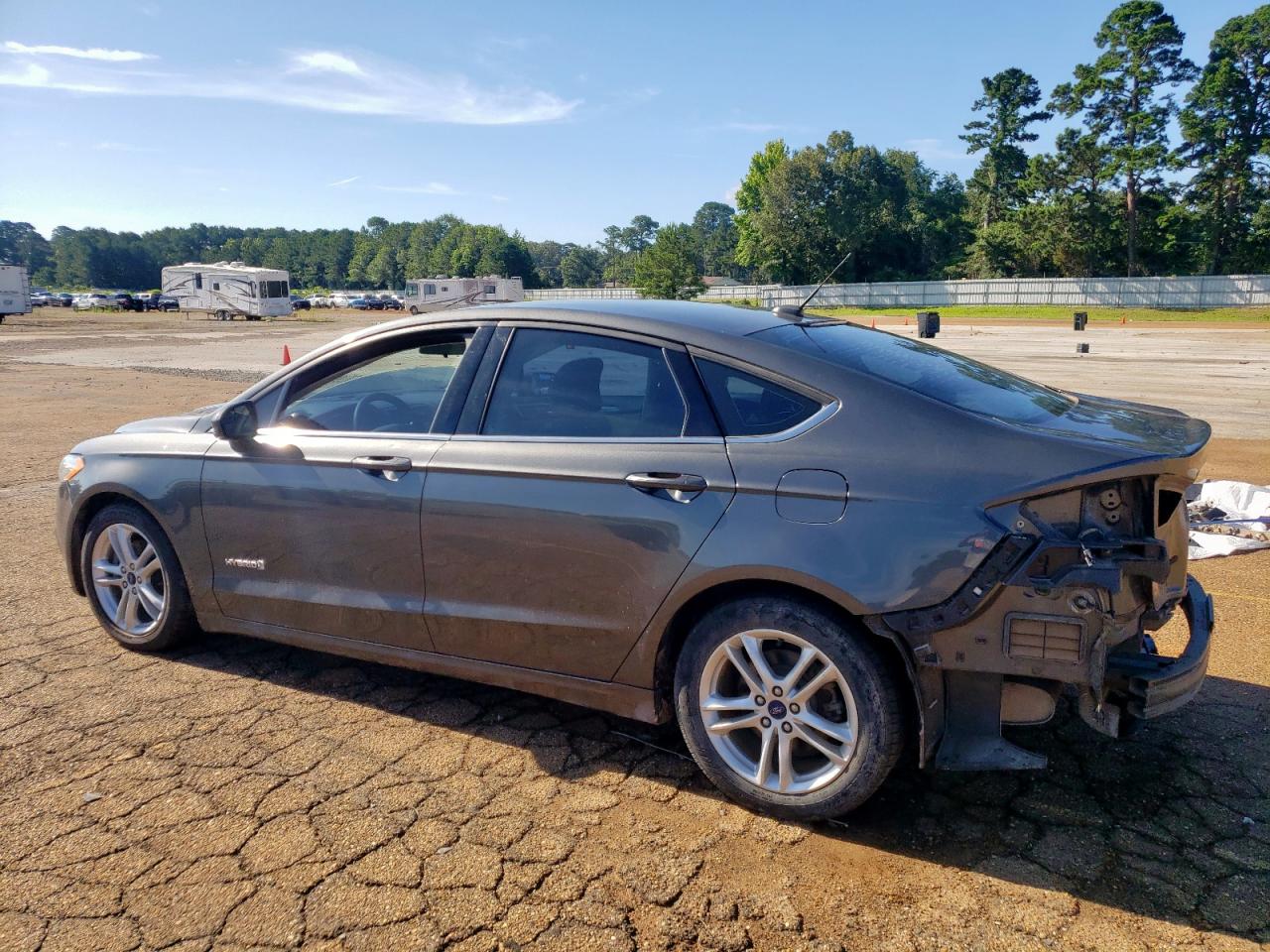 FORD FUSION 2018 VIN 3FA6P0LU7JR136461 zdjęcie 2