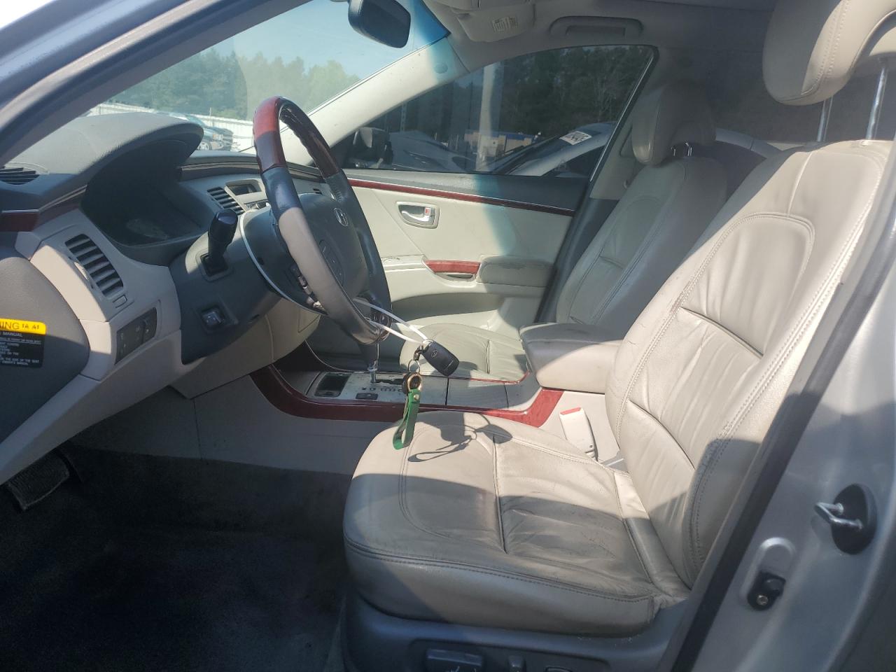 2008 Hyundai Azera Se VIN: KMHFC46F98A303977 Lot: 62328645