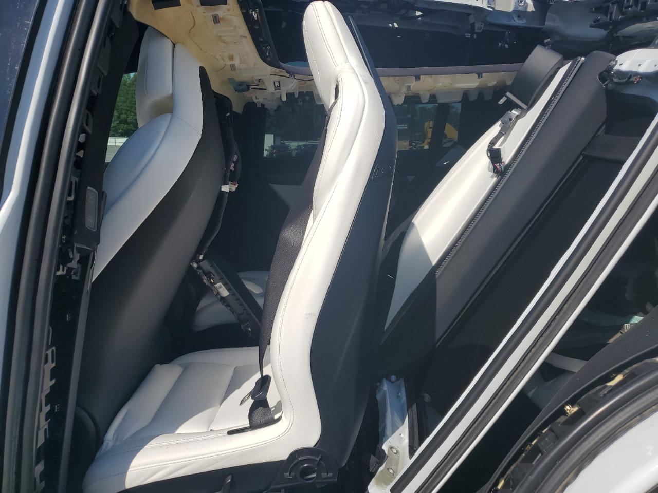 2018 Tesla Model X VIN: 5YJXCBE21JF122333 Lot: 61639495
