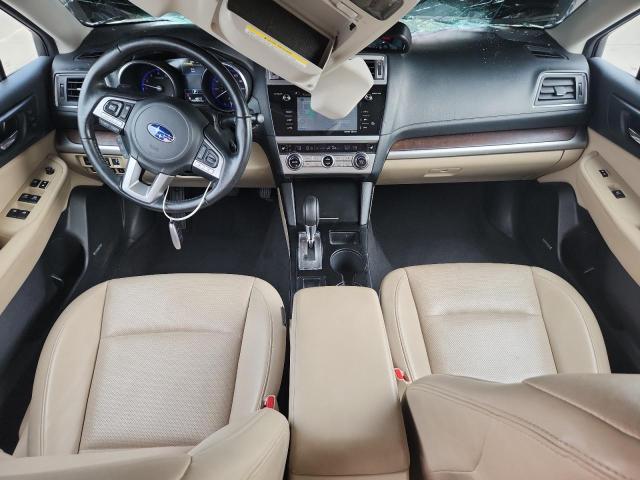  SUBARU OUTBACK 2016 Czarny