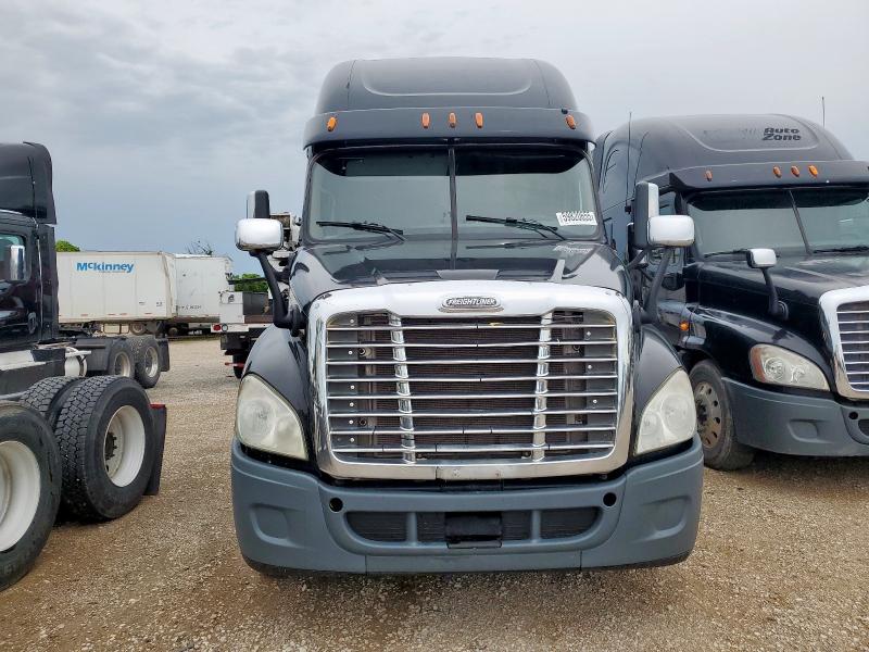 2015 FREIGHTLINER CASCADIA 125 SEMI TRUCK