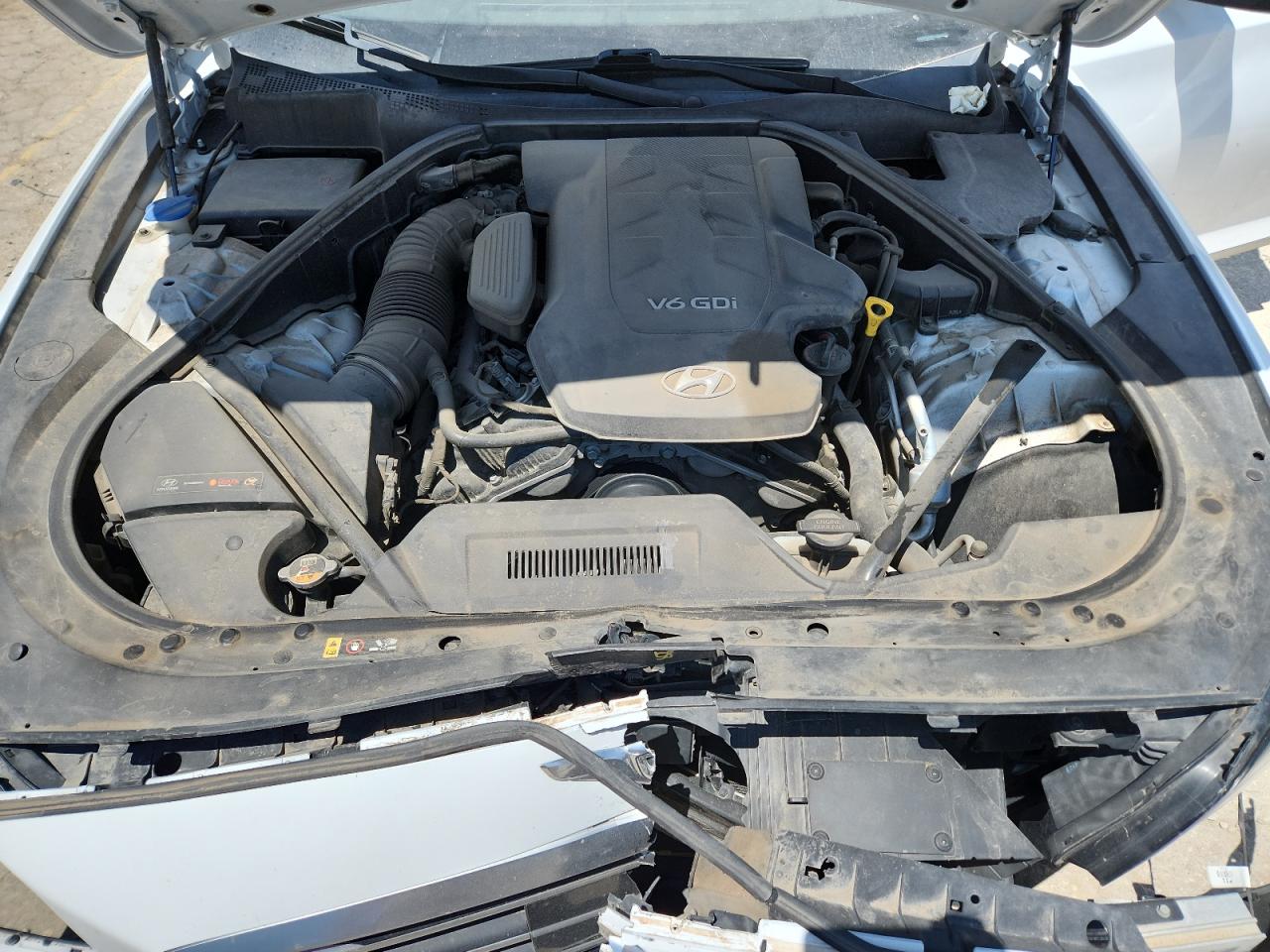 2015 Hyundai Genesis 3.8L VIN: KMHGN4JE3FU015316 Lot: 62264455