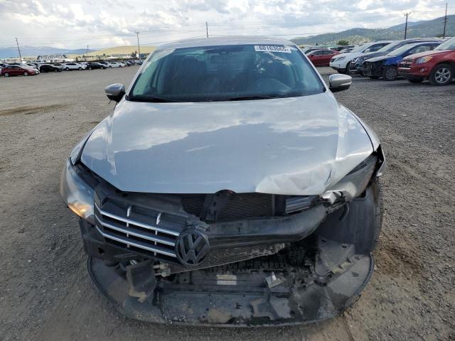  VOLKSWAGEN PASSAT 2013 Сріблястий
