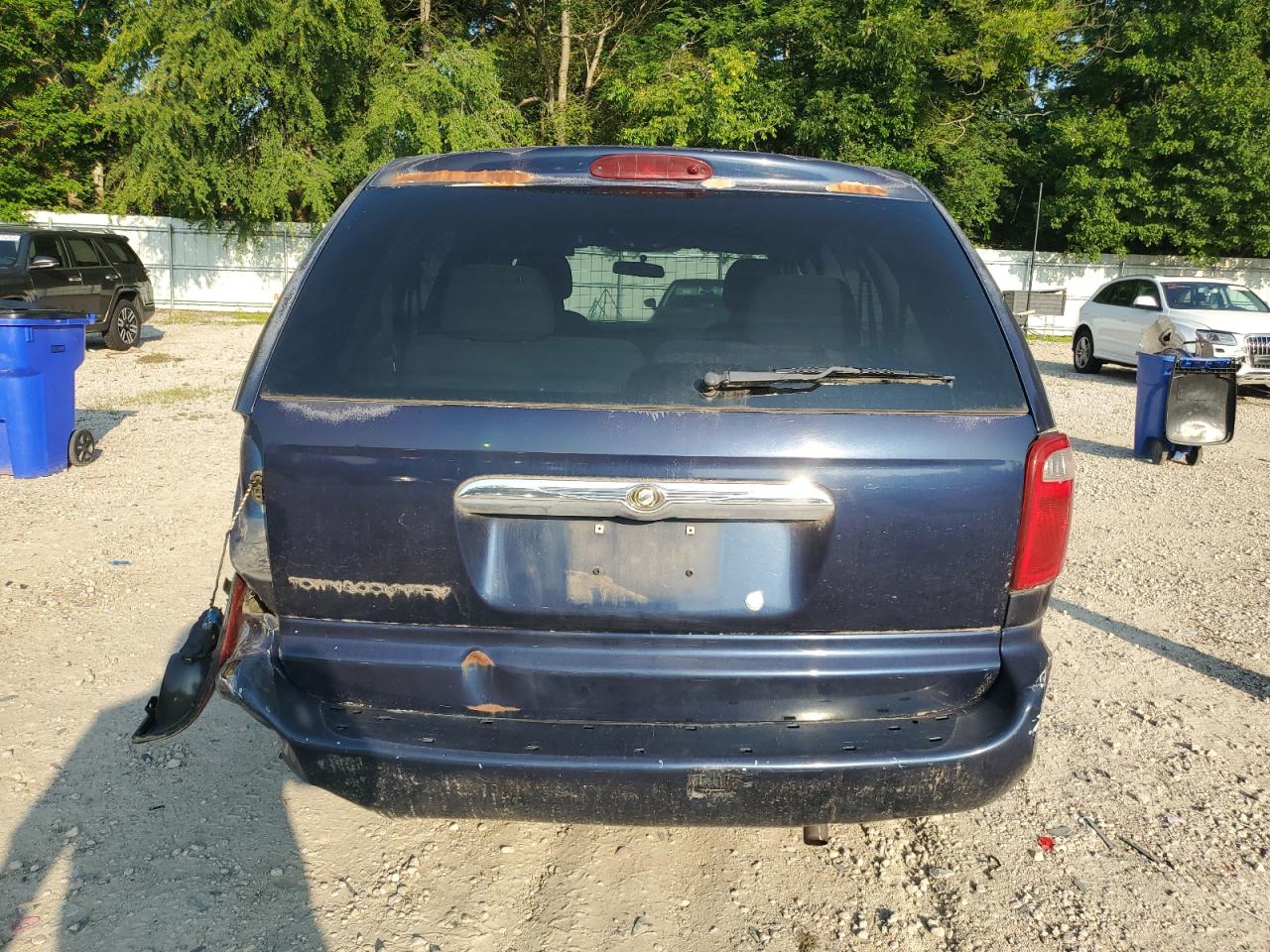 2005 Chrysler Town & Country VIN: 1C4GP45R75B440186 Lot: 62704355