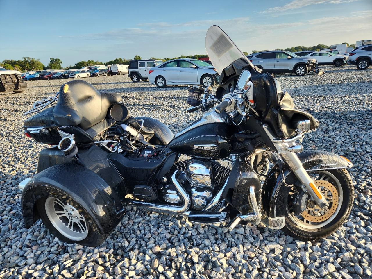 2016 Harley-Davidson Flhtcutg Tri Glide Ultra for Sale in Arcadia, FL - Front End