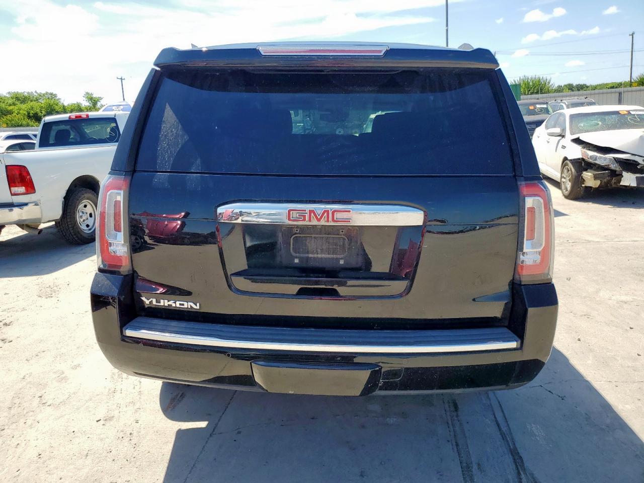 2018 GMC Yukon Denali VIN: 1GKS1CKJXJR222270 Lot: 62588435