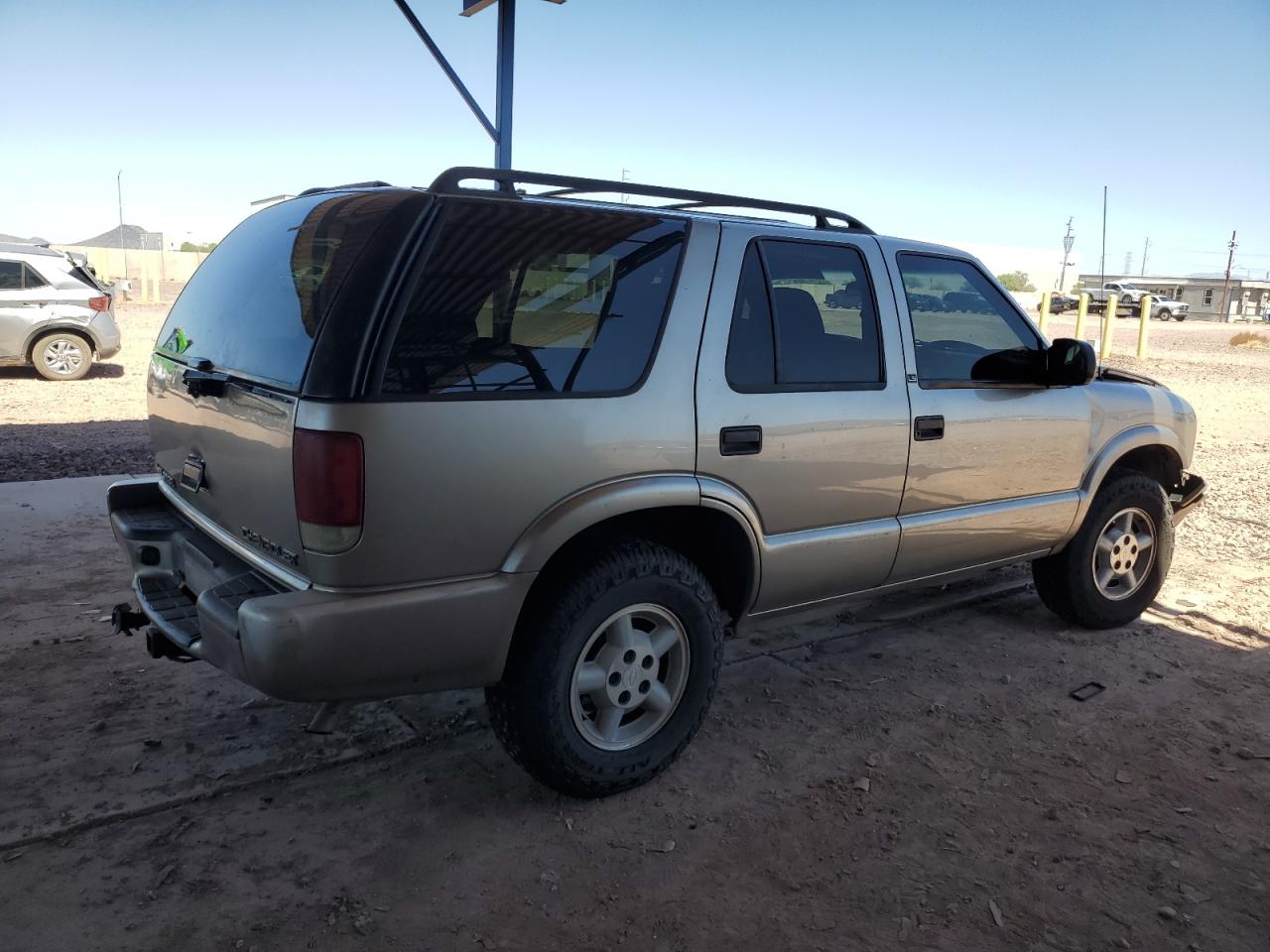 1gndt13w4y2223261 1GNDT13W4Y2223261 2000 Chevrolet Blazer