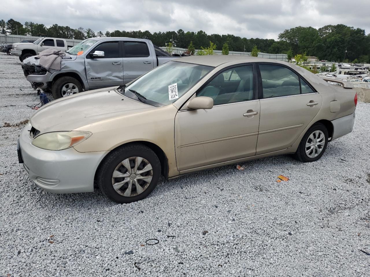 2004 Toyota Camry Le for Sale in Fairburn, GA - Front End