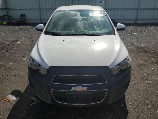 Hatchbacks CHEVROLET SONIC 2015 Biały