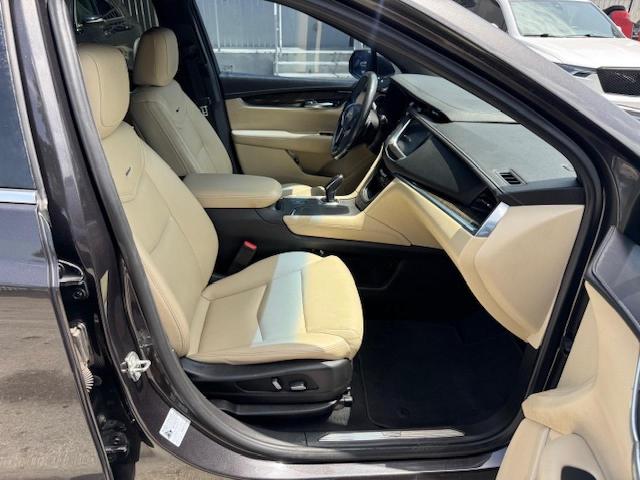  CADILLAC XT5 2019 Szary