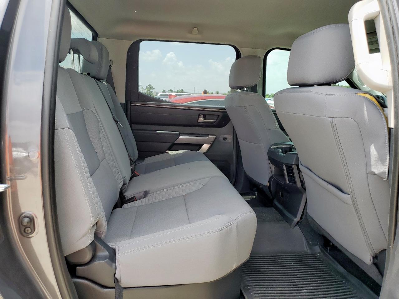 2022 Toyota Tundra Crewmax Sr VIN: 5TFLA5AB2NX007652 Lot: 61404795