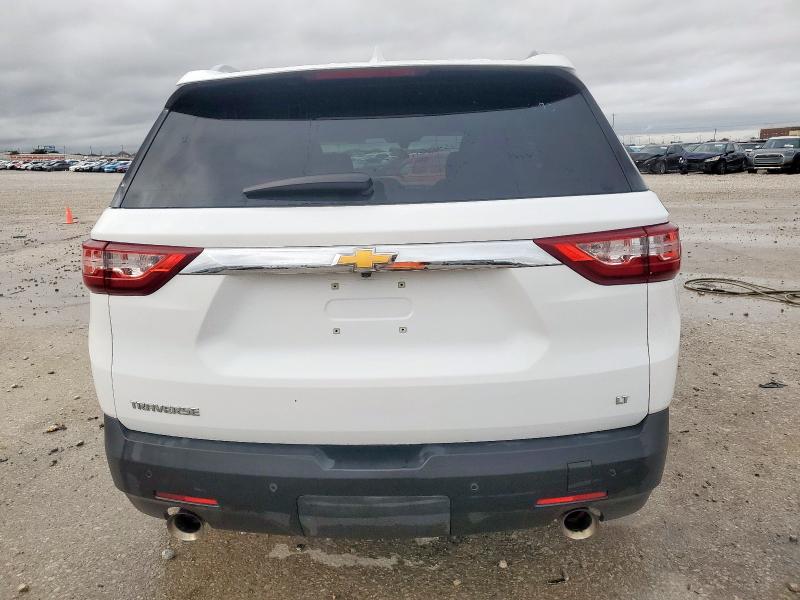  CHEVROLET TRAVERSE 2018 Белы