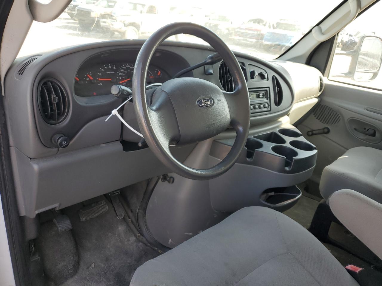 2008 Ford Econoline E350 Super Duty Cutaway Van VIN: 1FDWE35L08DA54477 Lot: 61429365