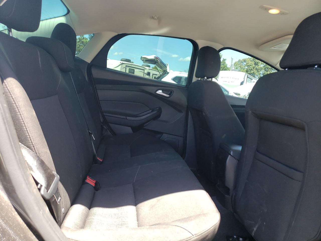 FORD FOCUS 2016 VIN 1FADP3F23GL262696 фото 10