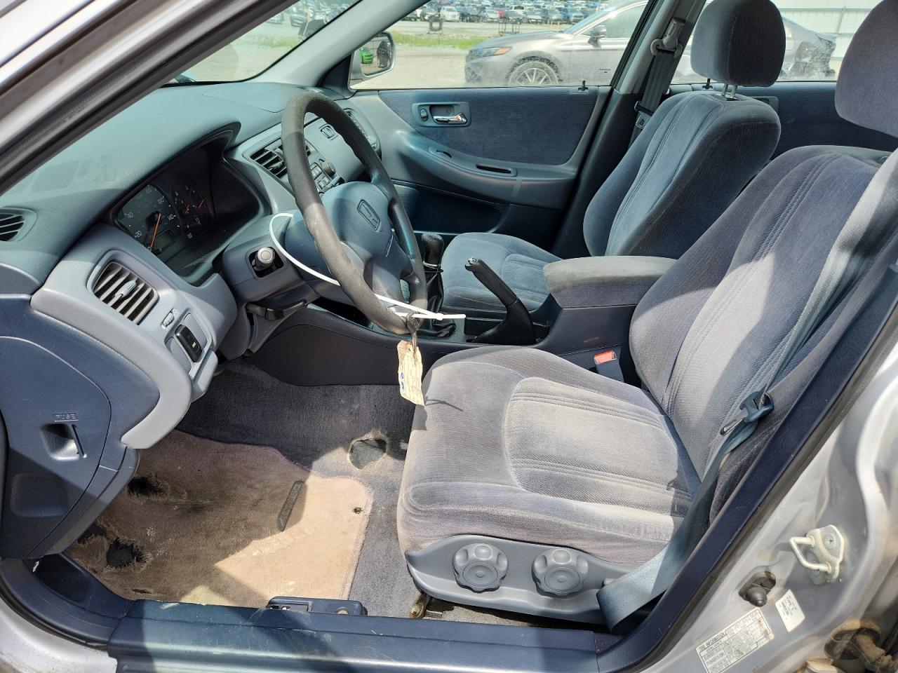 2000 Honda Accord Lx VIN: 1HGCG5542YA119113 Lot: 61295055