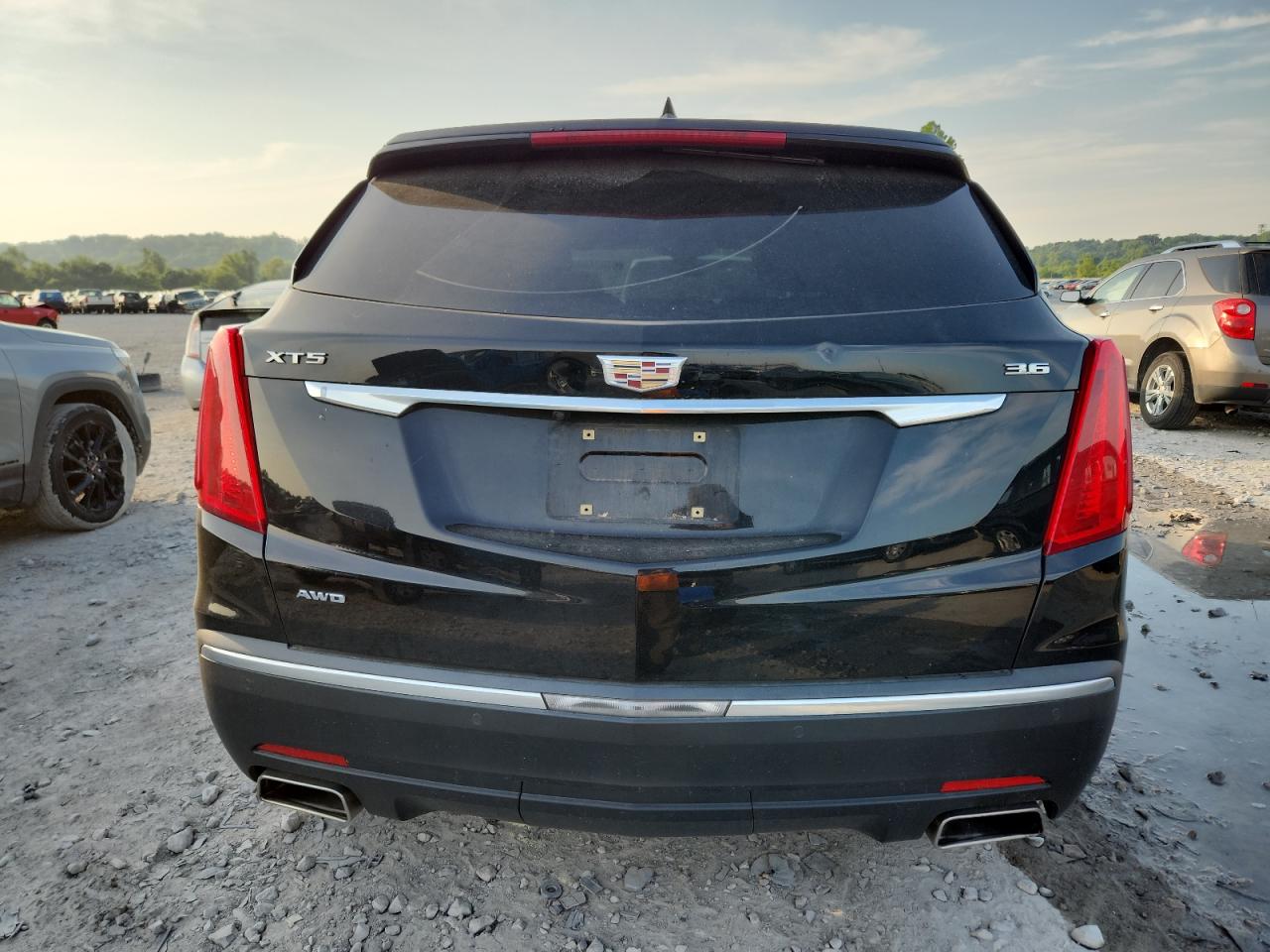 2017 Cadillac Xt5 Premium Luxury VIN: 1GYKNERS8HZ150130 Lot: 61004095