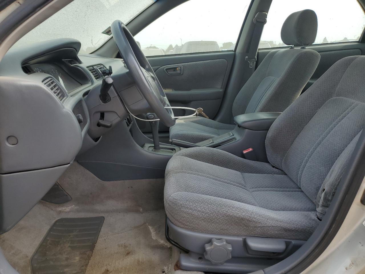 2000 Toyota Camry Ce VIN: 4T1BG22K9YU690460 Lot: 59287765