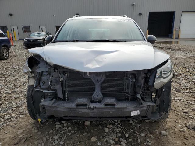 VOLKSWAGEN TIGUAN 2017 Srebrny