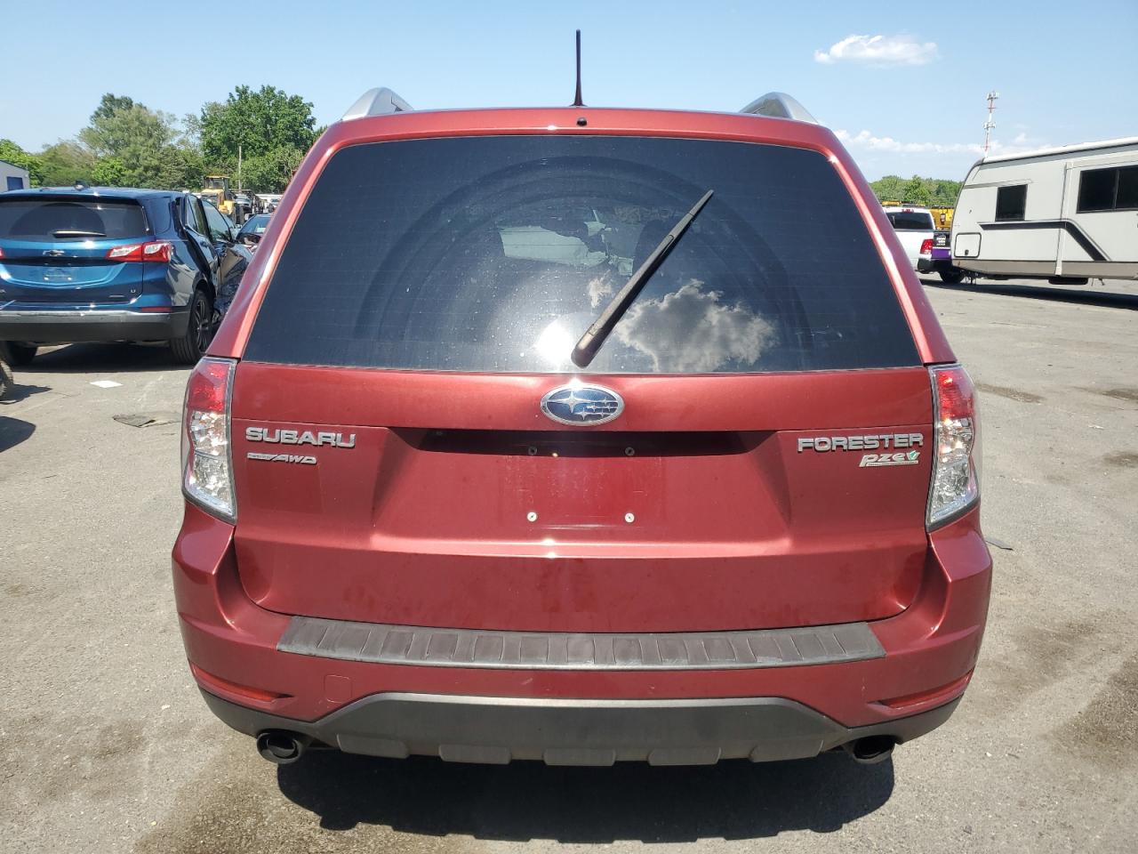 2011 Subaru Forester Touring VIN: JF2SHAGC1BH742825 Lot: 62002485