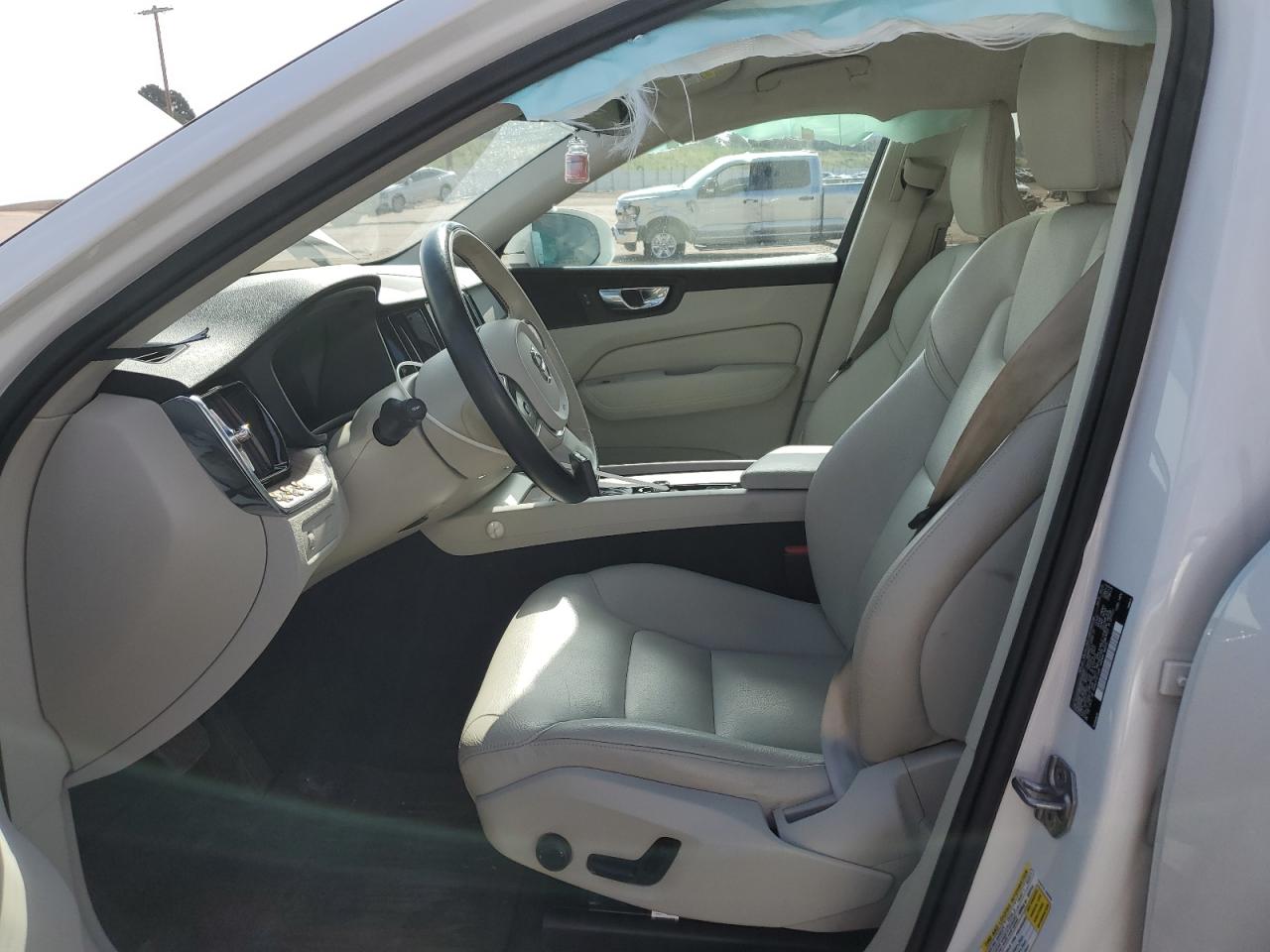 2021 Volvo Xc60 T5 Momentum VIN: YV4102RK0M1734008 Lot: 62036765