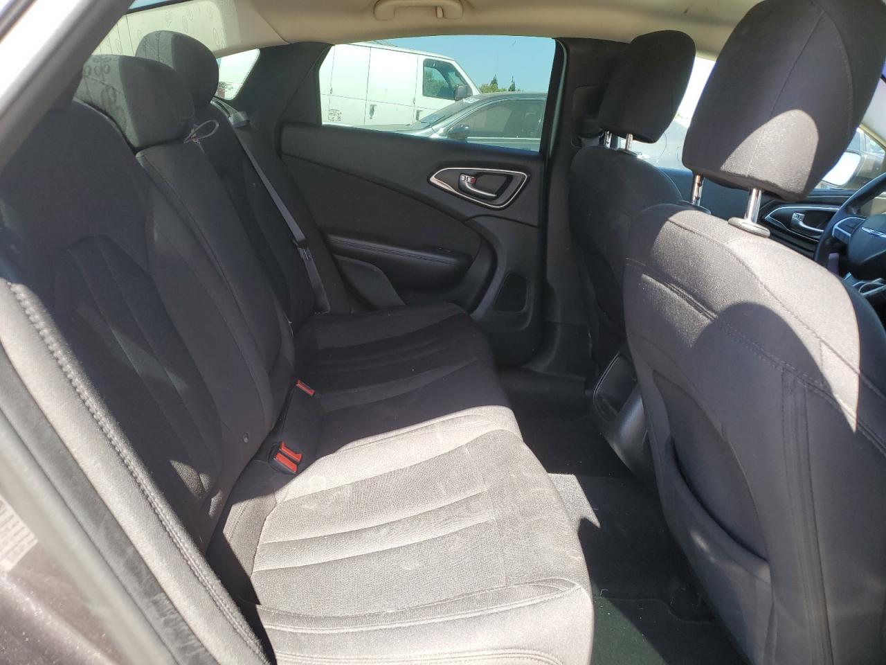 2015 Chrysler 200 Limited VIN: 1C3CCCAB4FN627452 Lot: 60923745