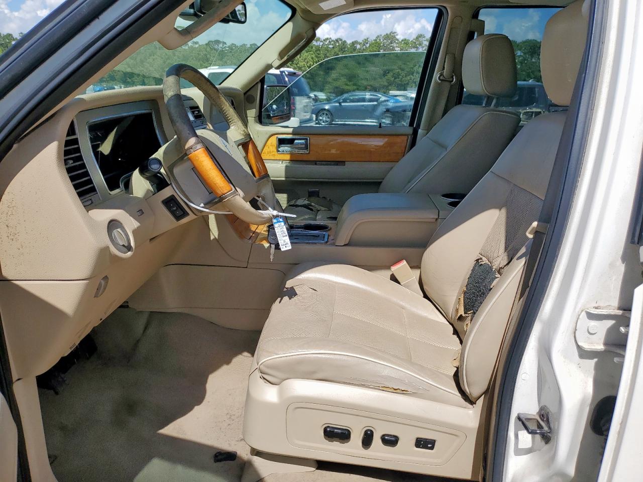 2007 Lincoln Navigator VIN: 5LMFU27517LJ16885 Lot: 61952755