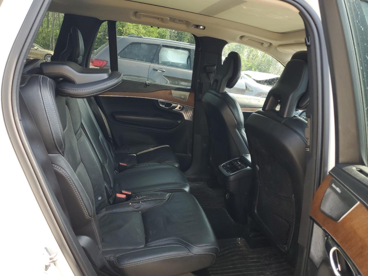 2017 Volvo Xc90 T6 VIN: YV4A22PL3H1181110 Lot: 62514475
