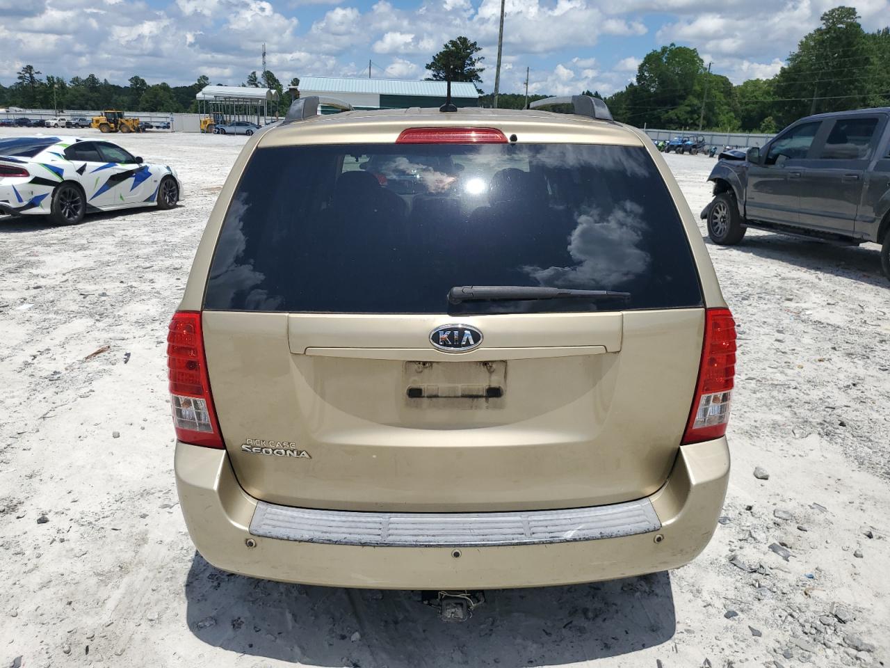 2011 Kia Sedona Lx VIN: KNDMG4C74B6375497 Lot: 61457675