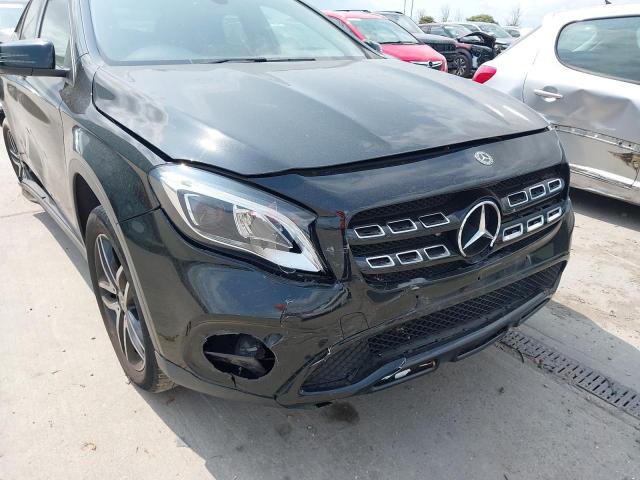 2019 MERCEDES BENZ GLA 180 UR