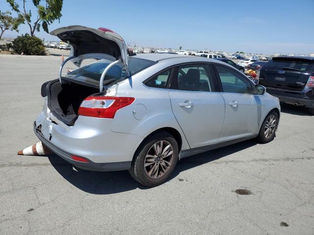 Sedans FORD FOCUS 2012 Silver