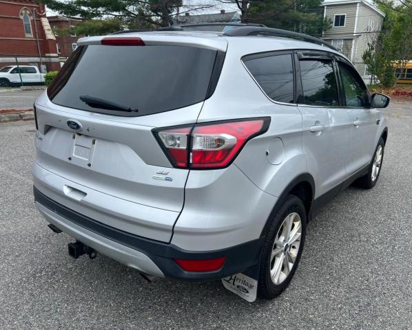  FORD ESCAPE 2018 Srebrny