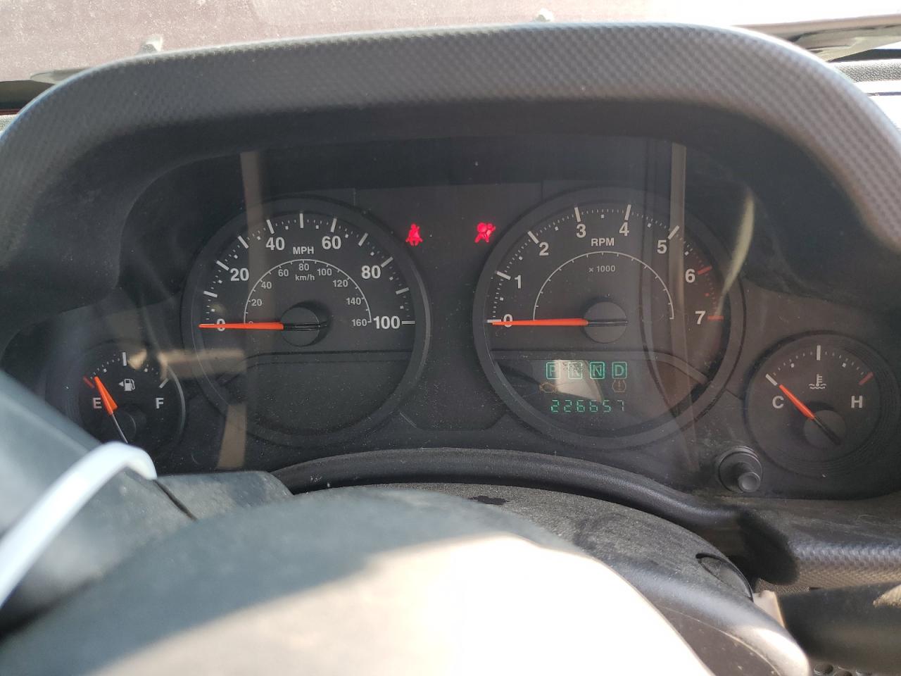 2008 Jeep Wrangler X VIN: 1J4FZ24128L526519 Lot: 62807345