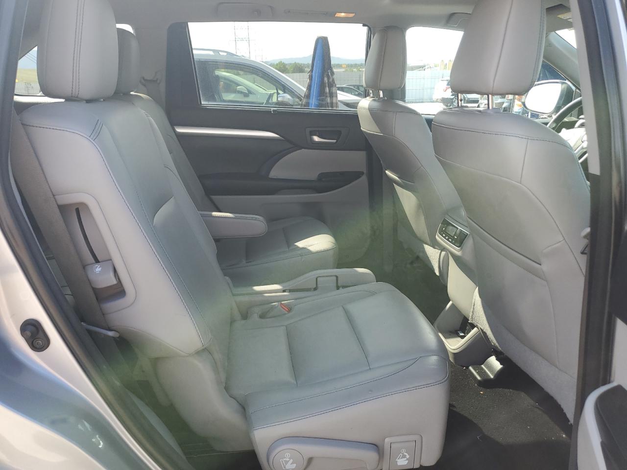 TOYOTA HIGHLANDER 2016 VIN 5TDJKRFH7GS341421 photo 11