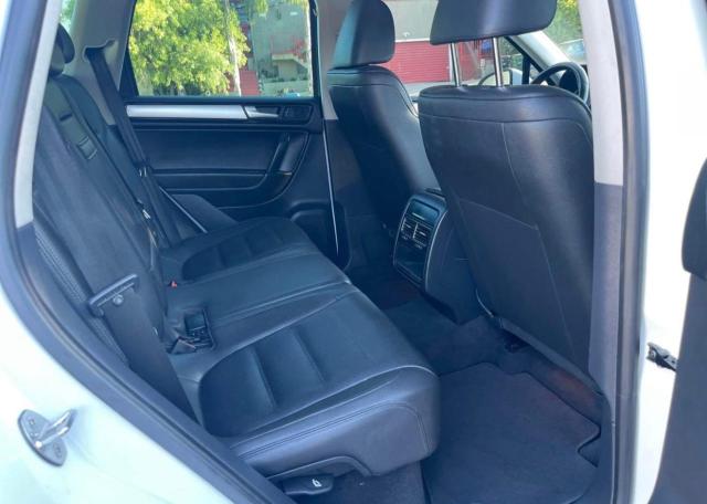 2014 VOLKSWAGEN TOUAREG V6  
