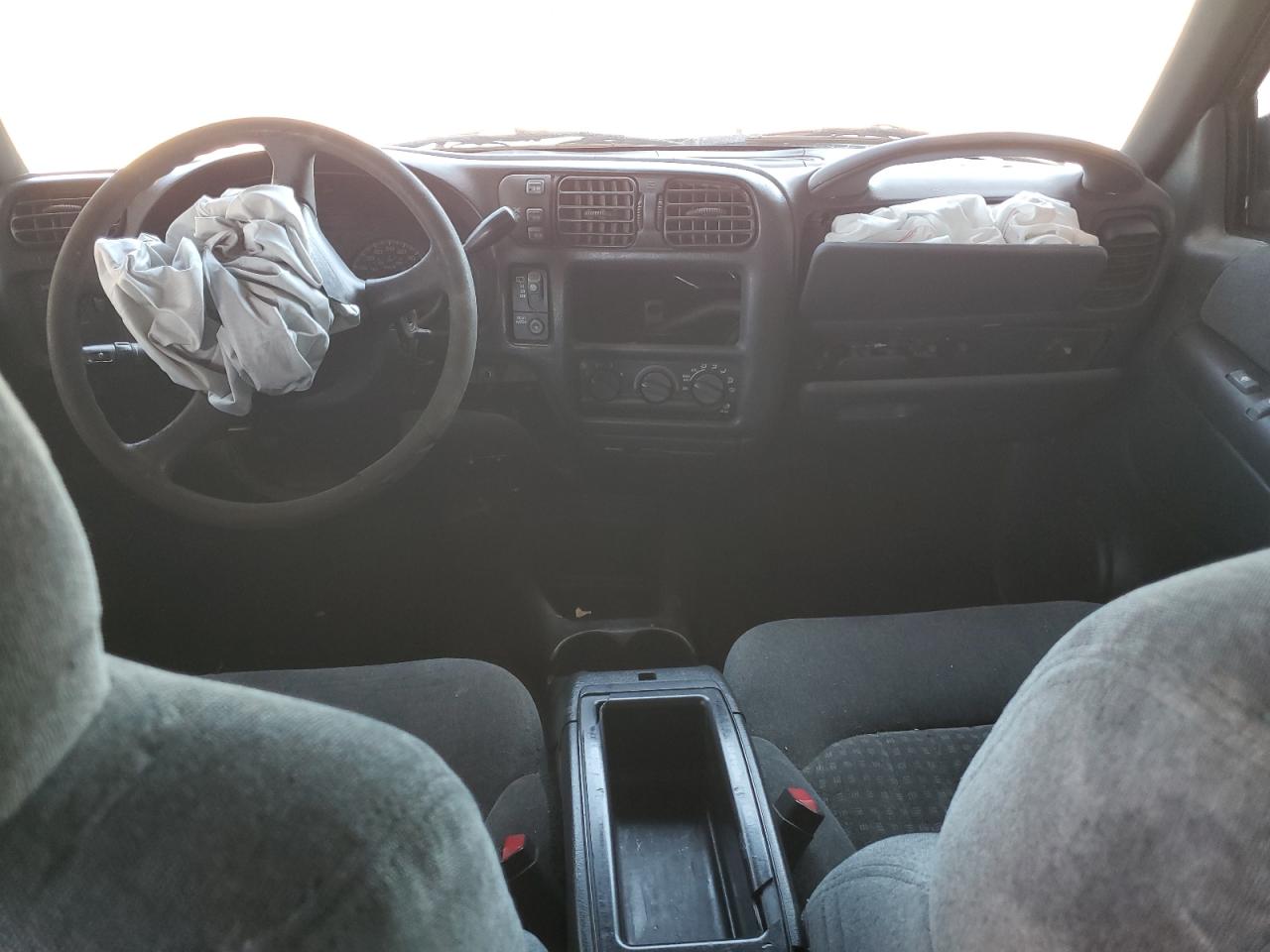 1gndt13w4y2223261 1GNDT13W4Y2223261 2000 Chevrolet Blazer