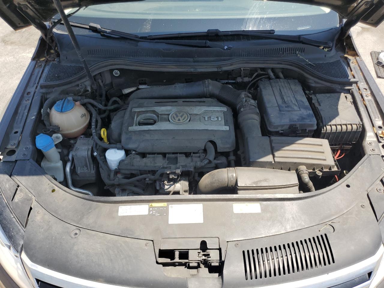 2014 Volkswagen Cc Sport VIN: WVWBP7AN5EE527985 Lot: 60568595