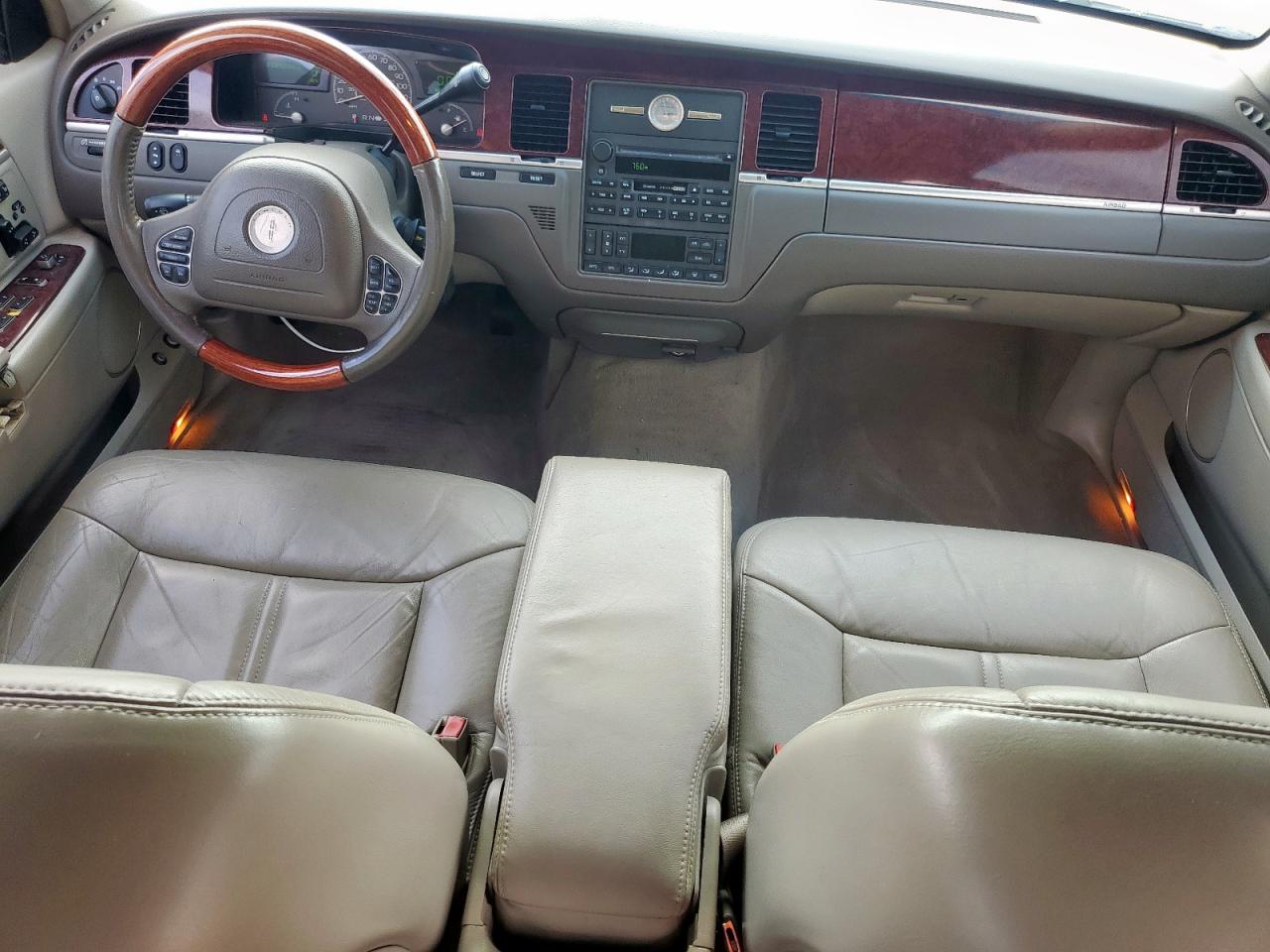 2004 Lincoln Town Car Ultimate VIN: 1LNHM83W24Y660405 Lot: 59221395