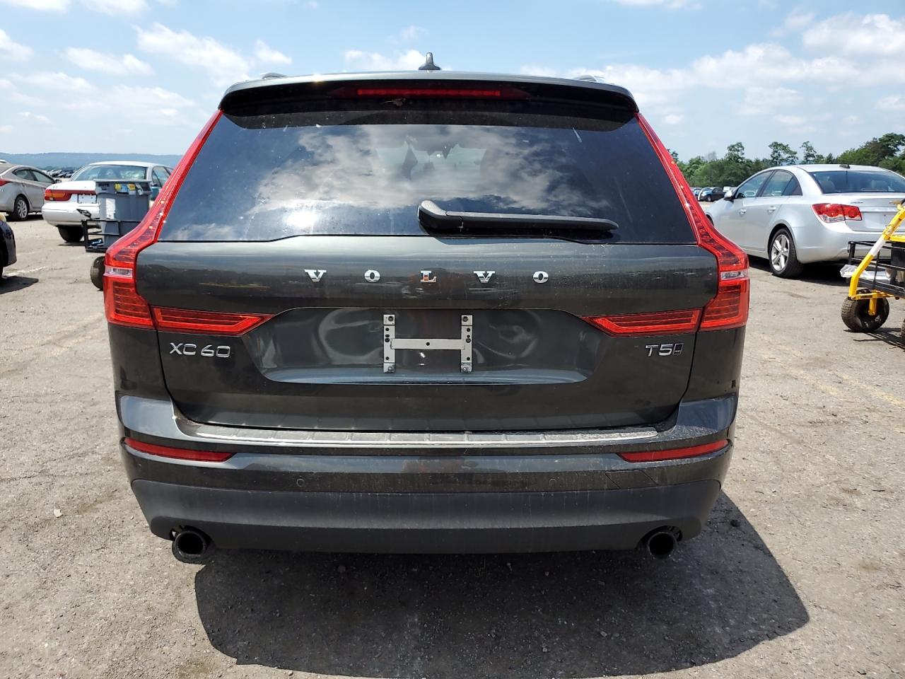 2018 Volvo Xc60 T5 VIN: LYV102RK0JB106179 Lot: 62533525